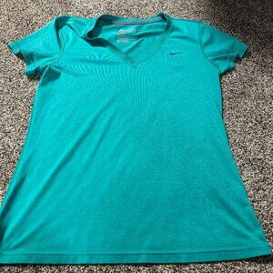 Nike Dri-Fit Regular Fit Women's Medium Teal Short Sleeve Athletic Top